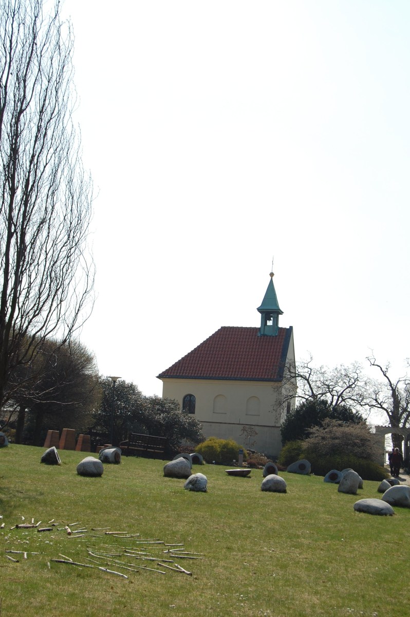 Troja: botanical gardens, vineyards.